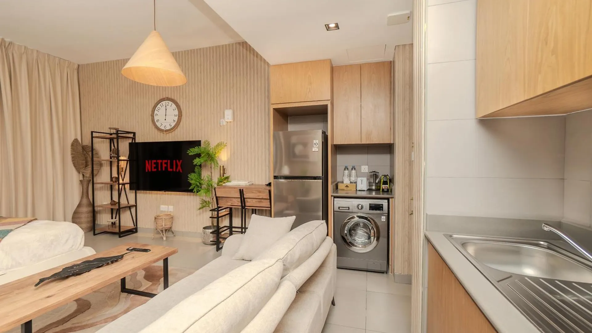 Private Luxury Studio By Blue Cloud Holidays Sharjah